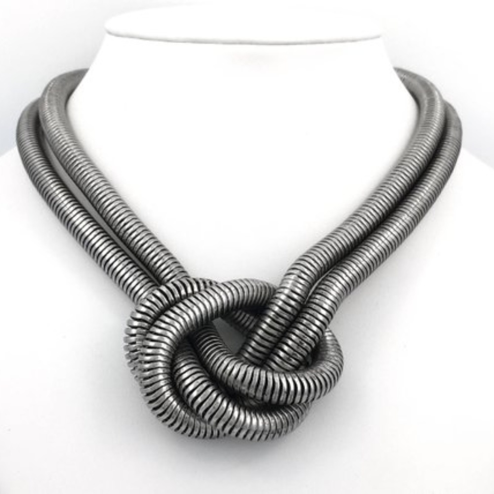 New York and Co Chunky Chain Necklace